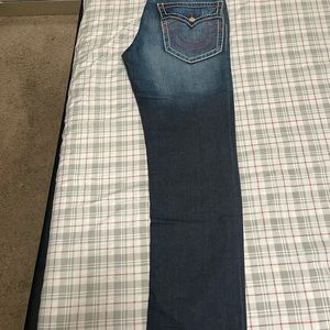 True Religion nice jeans used 1 time doesn’t fit